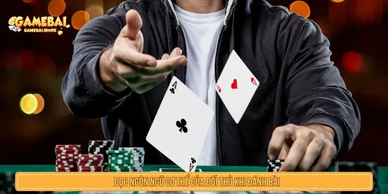 Quan sát hành vi thay vì tìm cách nhìn xuyên lá bài
